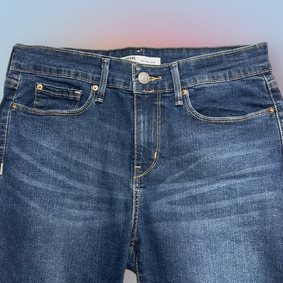 LEVI’S Women’s 6 MID RISE CAPRI Blue Jeans - Picture 1 of 4
